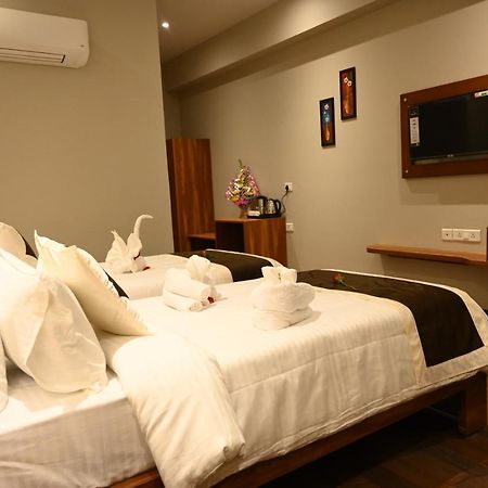 Neel Clarks Inn Express Agra  Kültér fotó