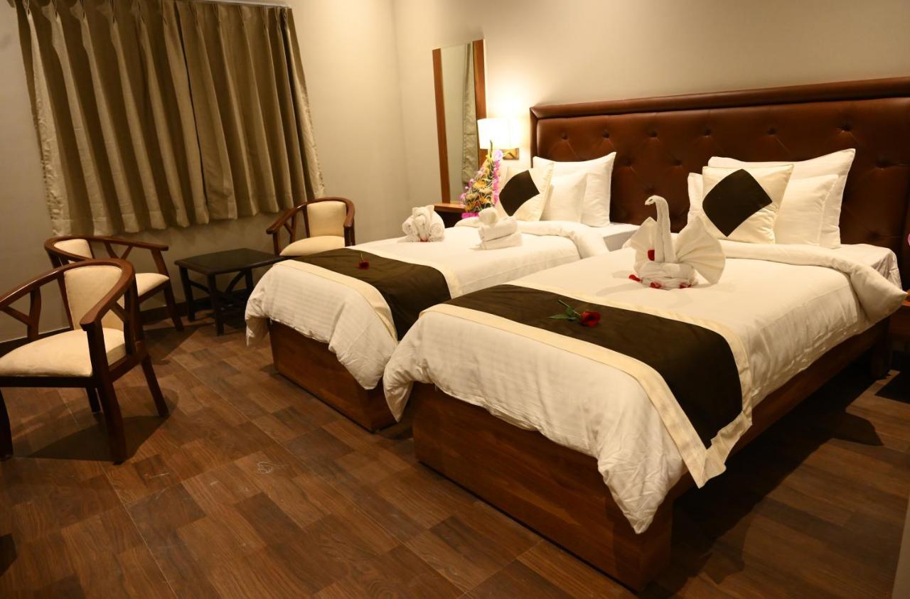 Neel Clarks Inn Express Agra  Kültér fotó